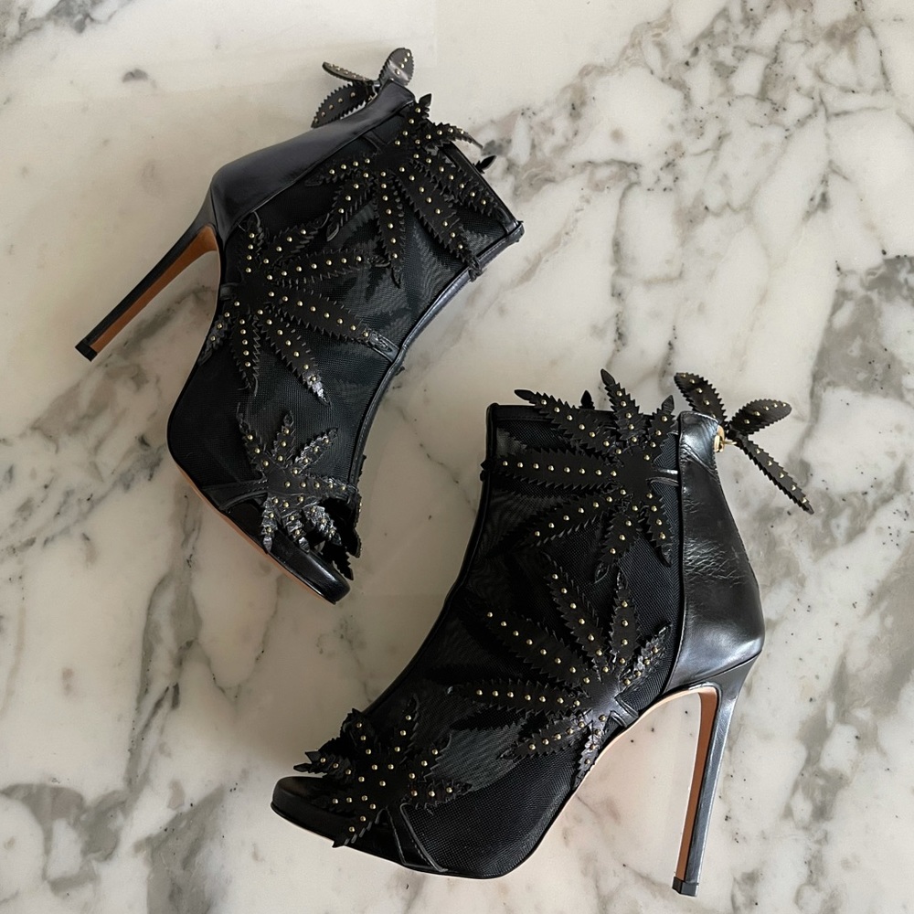 EUGENE RICONNEAUS Leafeetia black leather heels 37